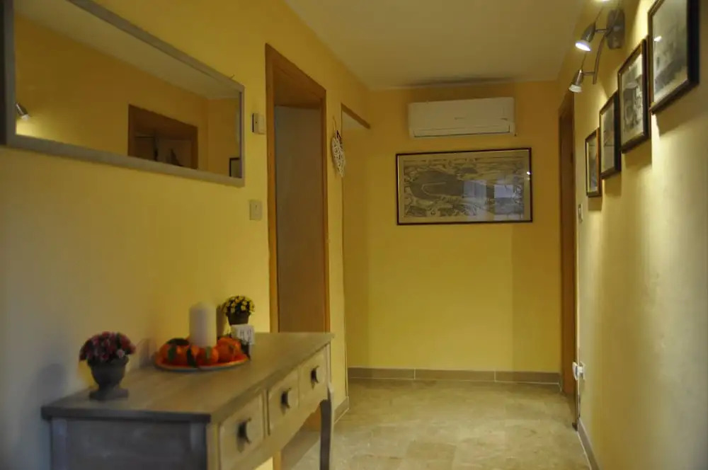 Cheerful Apartment with Cosy Garden