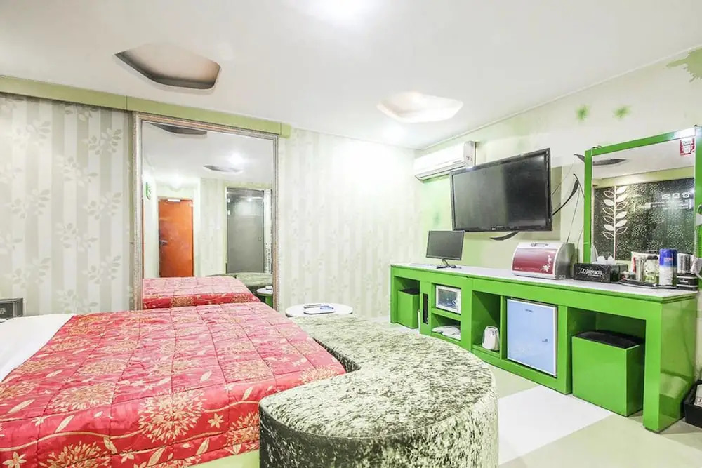 Gyeongju Poverta Hotel