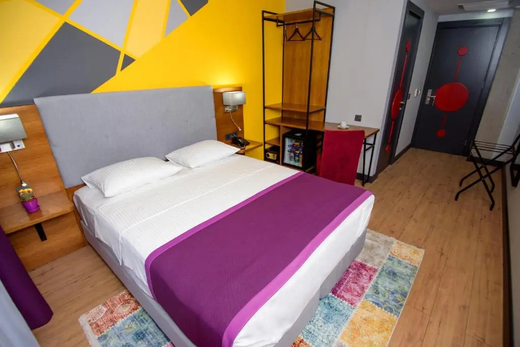 Hotel Adora