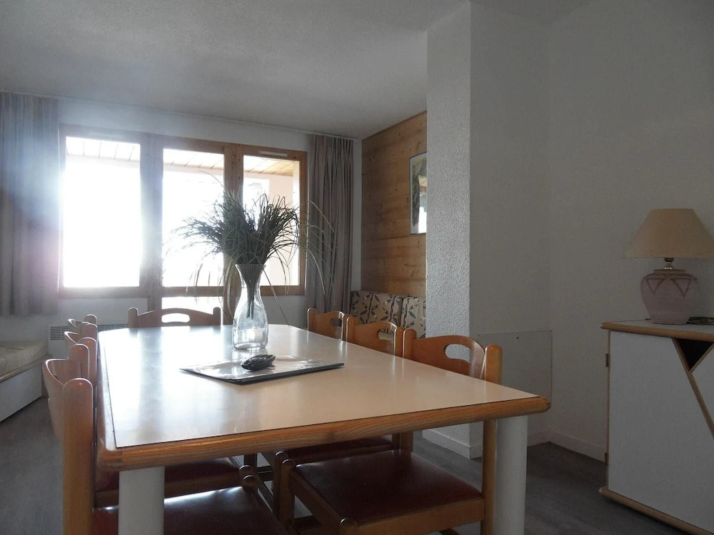 Belle Plagne Apartment With 2/3 Rooms for 6 People of 35 m2 Lc212