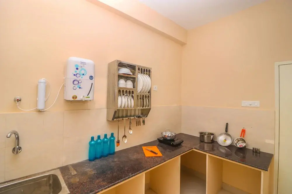 OYO 27826 Home Graceful Stay Near Airport