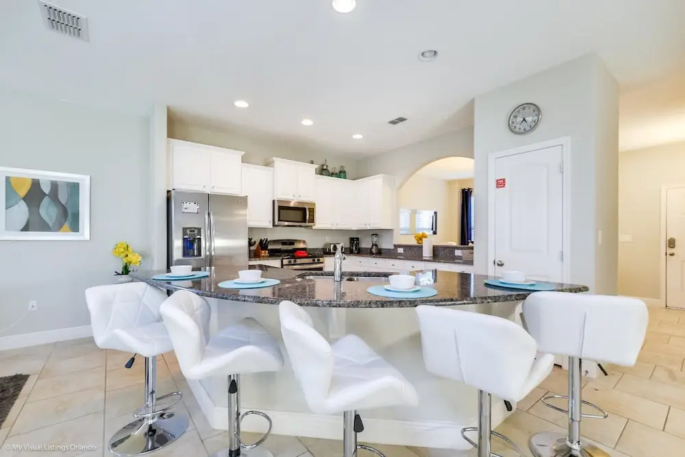 6 Bed 4 Ba Villa with Pool & Spa