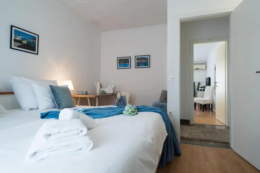 Rooms Lana