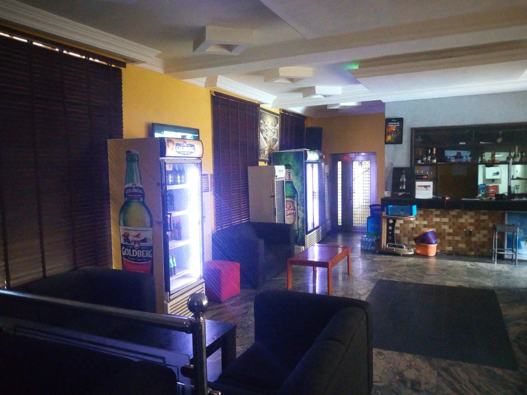 Bayse One Place Jericho