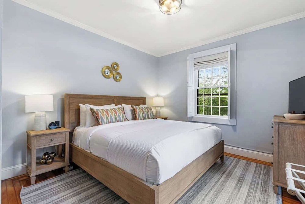 Sea Glass Suite - Luxury in Newport