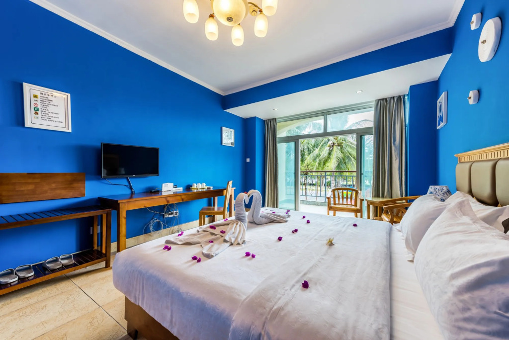 Sanya Yinyuan Linhai Theme Hotel