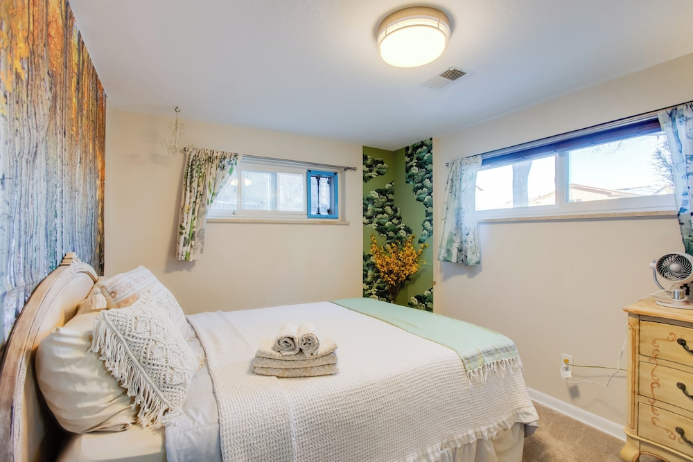 Work & Play Near Old Town Arvada: Pets Welcome!