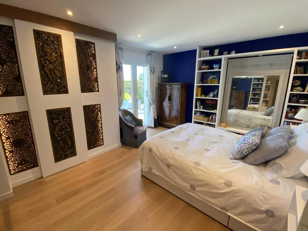 Luxurious villa 4 bedrooms in secluded area, swimming pool