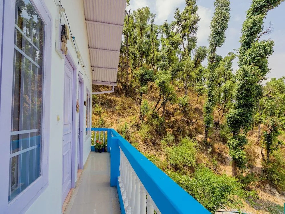 OYO 14133 Home Oak Cottage 1BHK Kempty Road