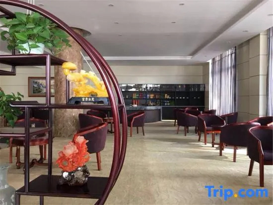 Jinqiao Holiday Business Hotel