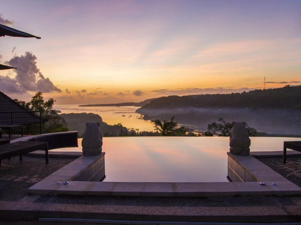 Sunrise Huts Lembongan