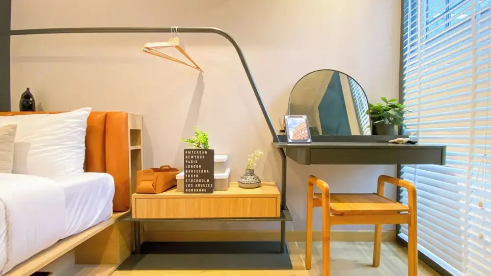 Elegant 2BR Loft Garden Villa at Collins Boulevard Apartment