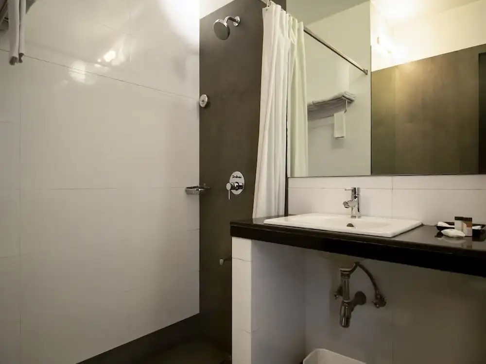 OYO 11166 The Saneer Boutique Hotel