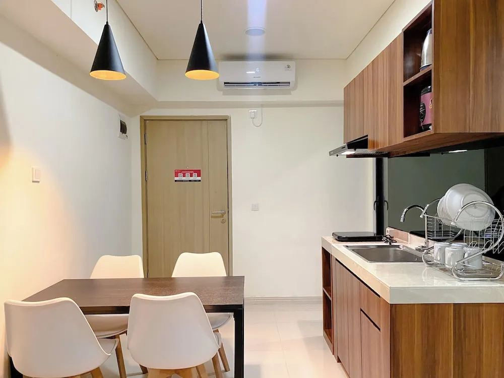 Spacious And Homey Apartment 2Br At Meikarta