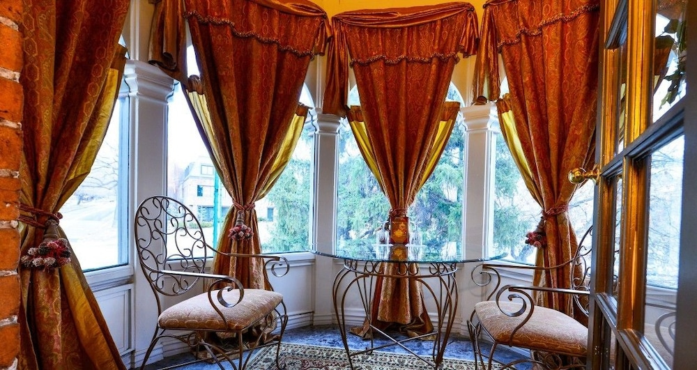 The Anniversary Inn - South Temple