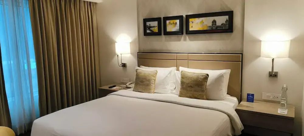 Royal Hometel Suites