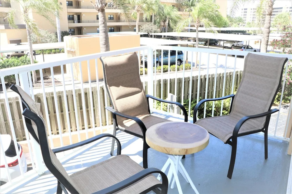 Jamaica Royale T23 - 2 Br Condo