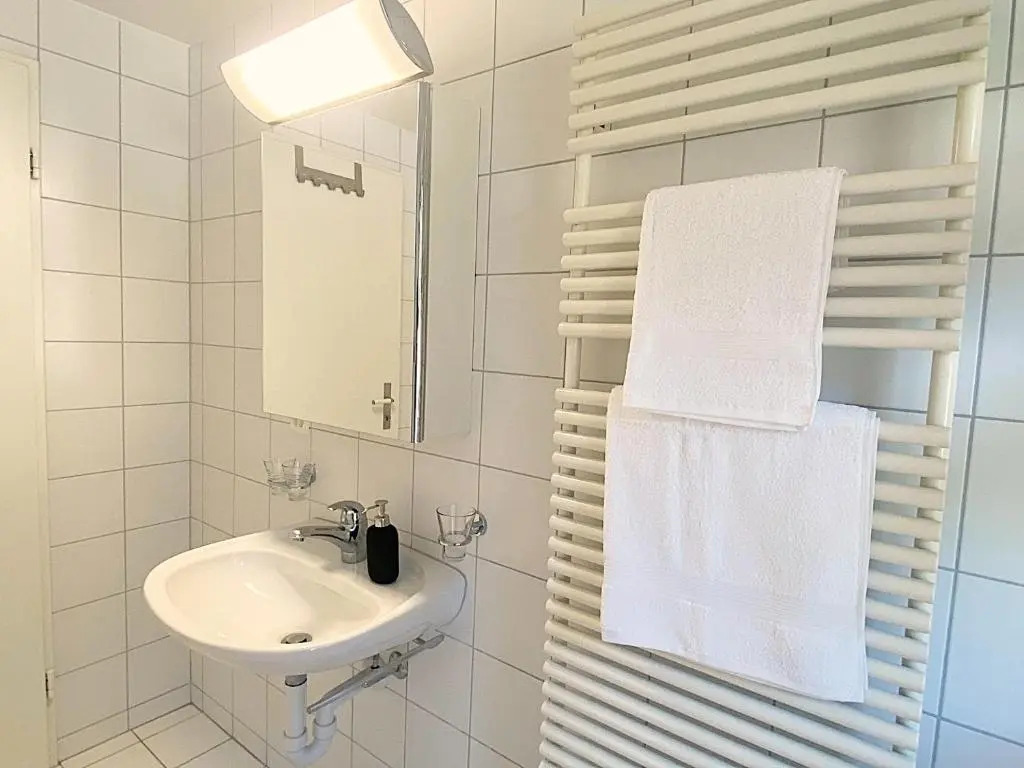 Seeblick an Luxusmeile 4P, 70m2 - Parkplatz, S11-1