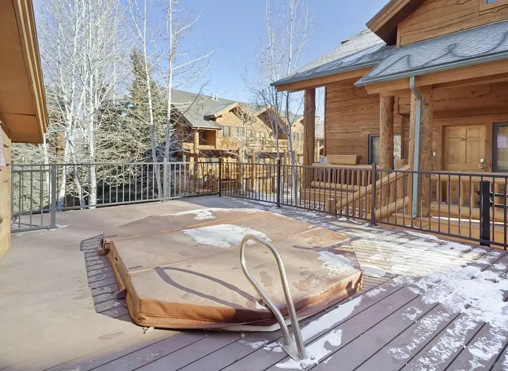 Timberwolf Lodge 6 2 Bedroom Cabin by RedAwning