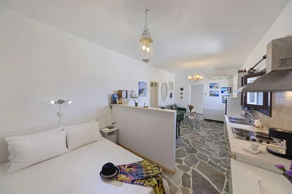 Aegean View - Seaside Apartment in Syros