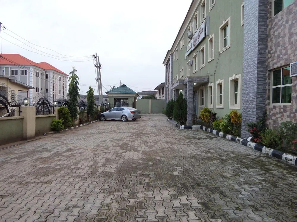Akma Signature Hotel & Suites