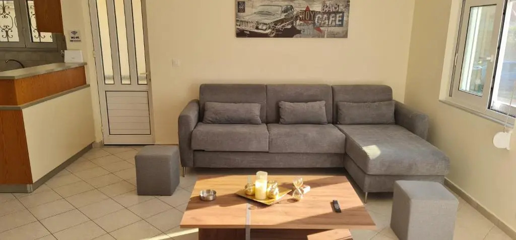 Chrisele House, 100m from Kalamaki Beach, Chania