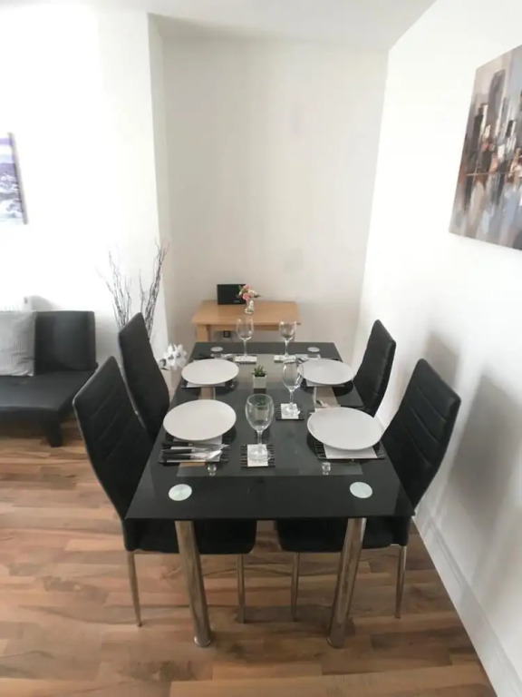 Bermondsey London, 3 People Apartment, Peaceful
