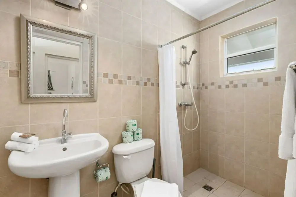 Cozy 3br2ba Great Location w Private Pool Patio
