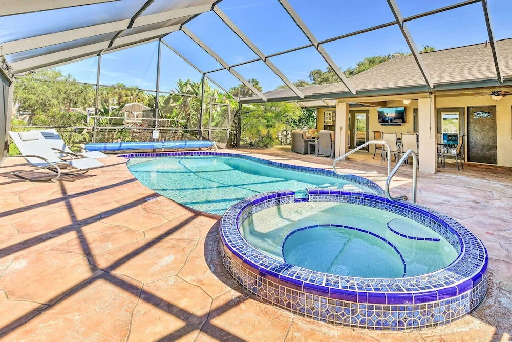 Port Charlotte Retreat w/ Heated Pool & Spa!