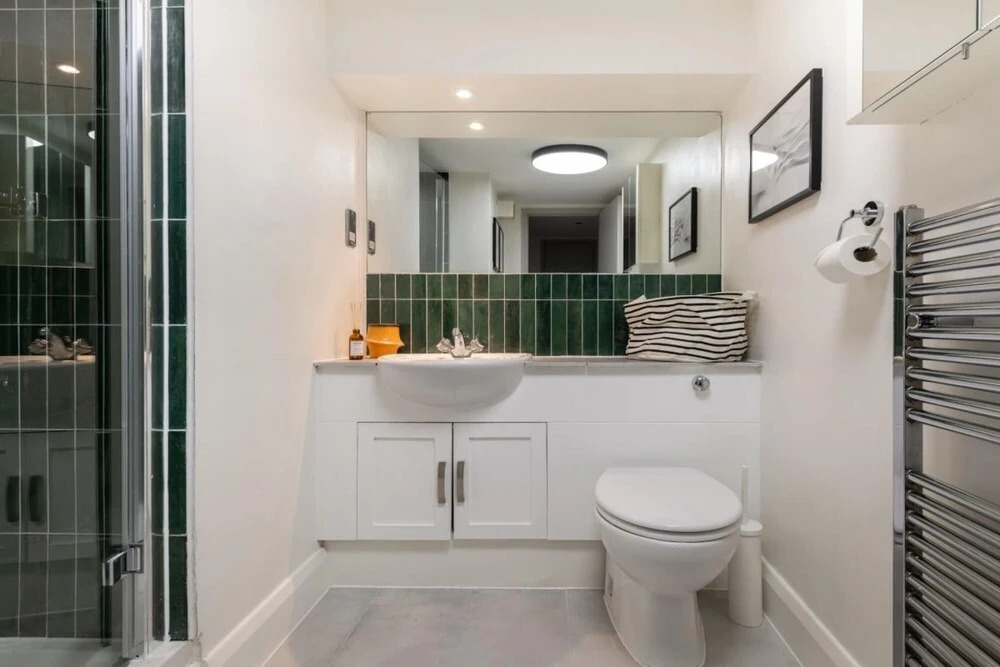 The Wapping Wharf - Modern Bright 2bdr Flat on the Thames With Parking