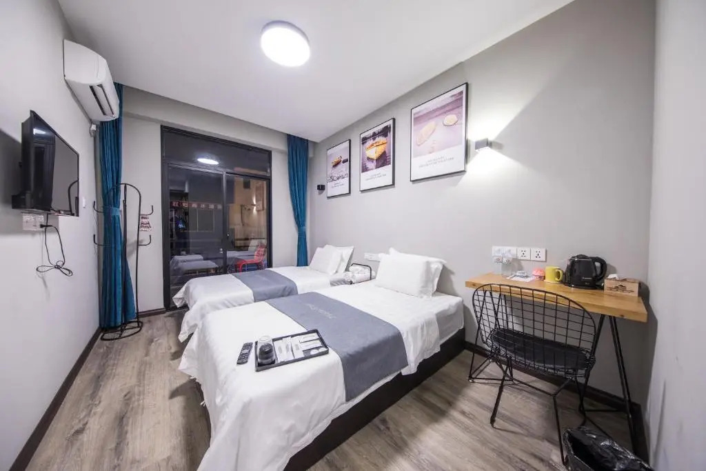 Paly Hotel