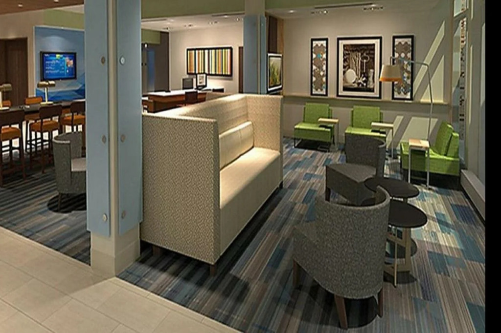 Holiday Inn Express & Suites - Grand Rapids Airport - South by IHG