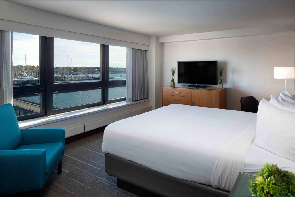 Newport Harbor Island Resort