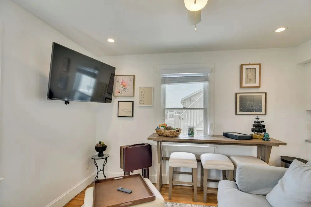 Walkable + Convenient! 1st-floor Apt in Middletown