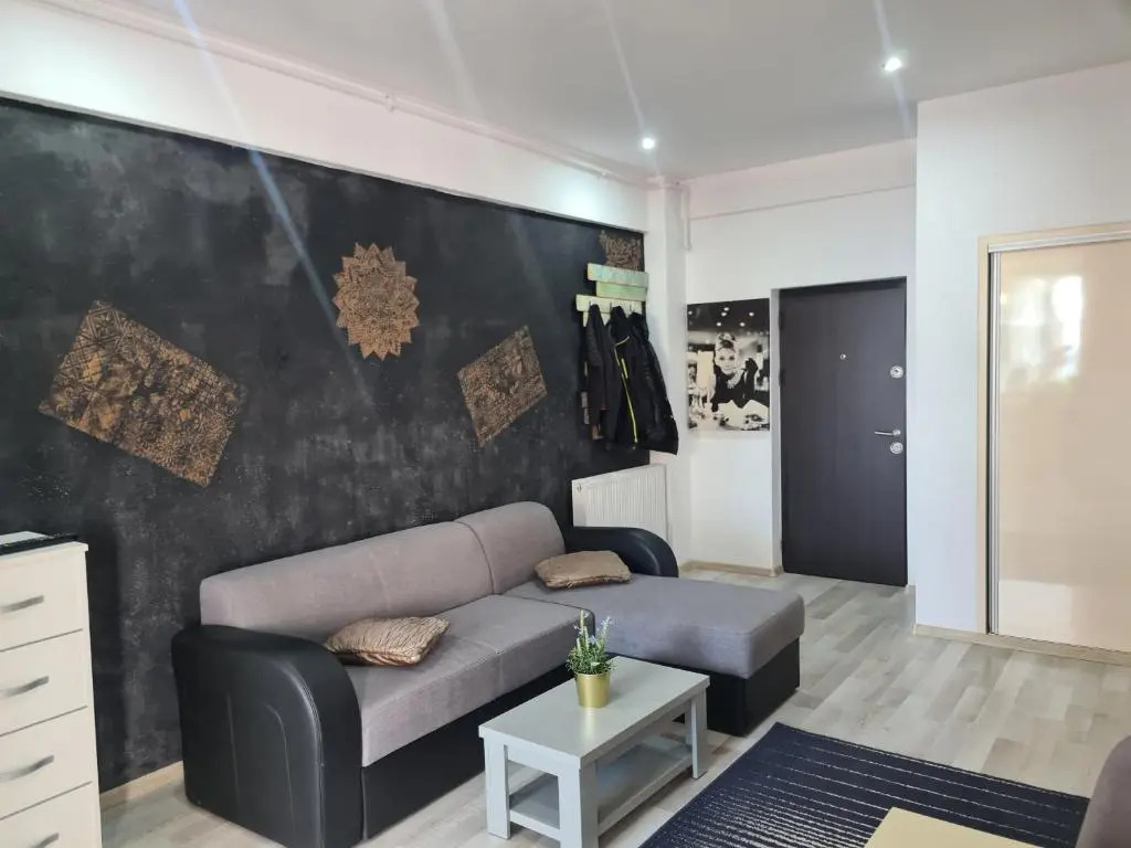 Panoramis Apartment by Eduard