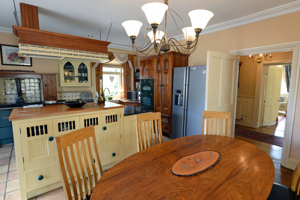 The Priory - Country Manor House, Log Burner, Sea Views, Pet Friendly