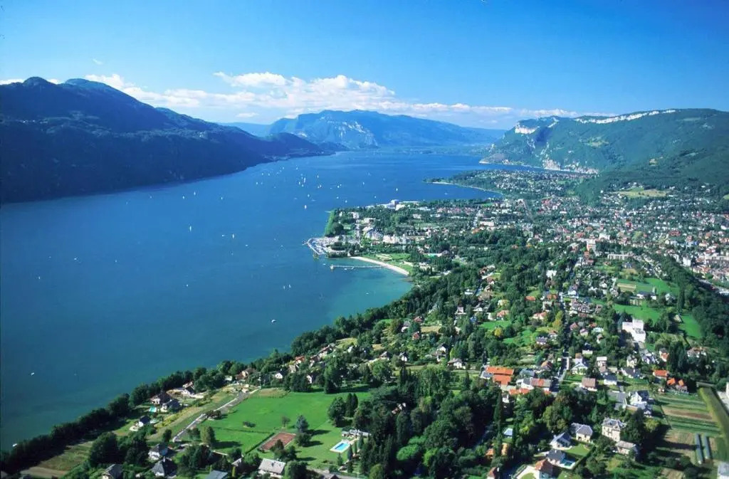 Appartement 35 m² bord de lac Aix les Bains (73)