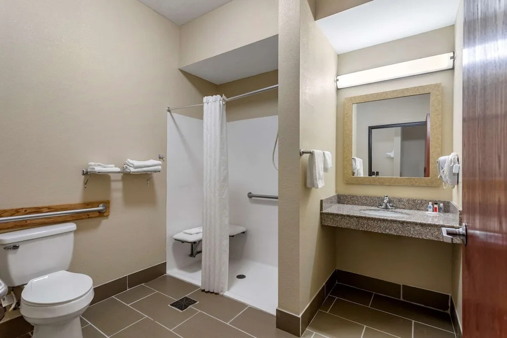 Days Inn & Suites Carbondale