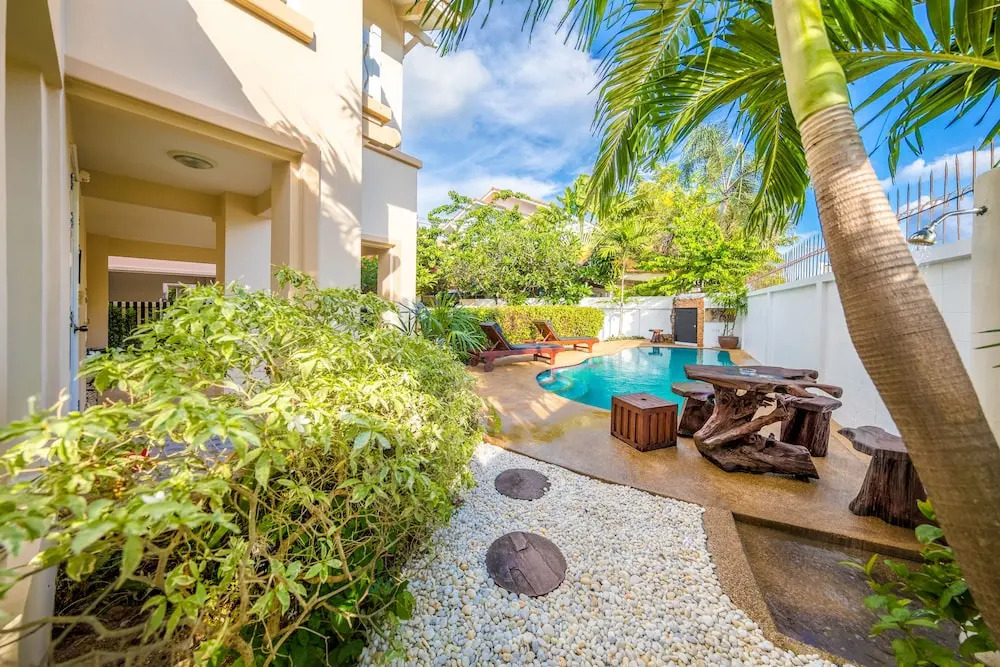 Royal Beach Pool Villa Pattaya