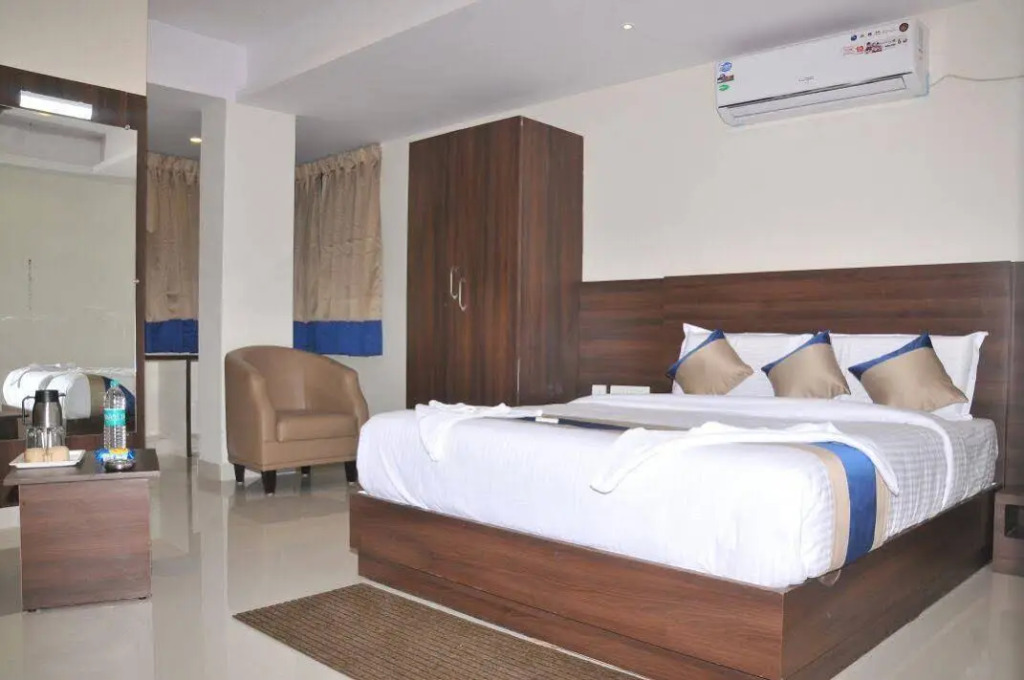 Hotel Raama Grand