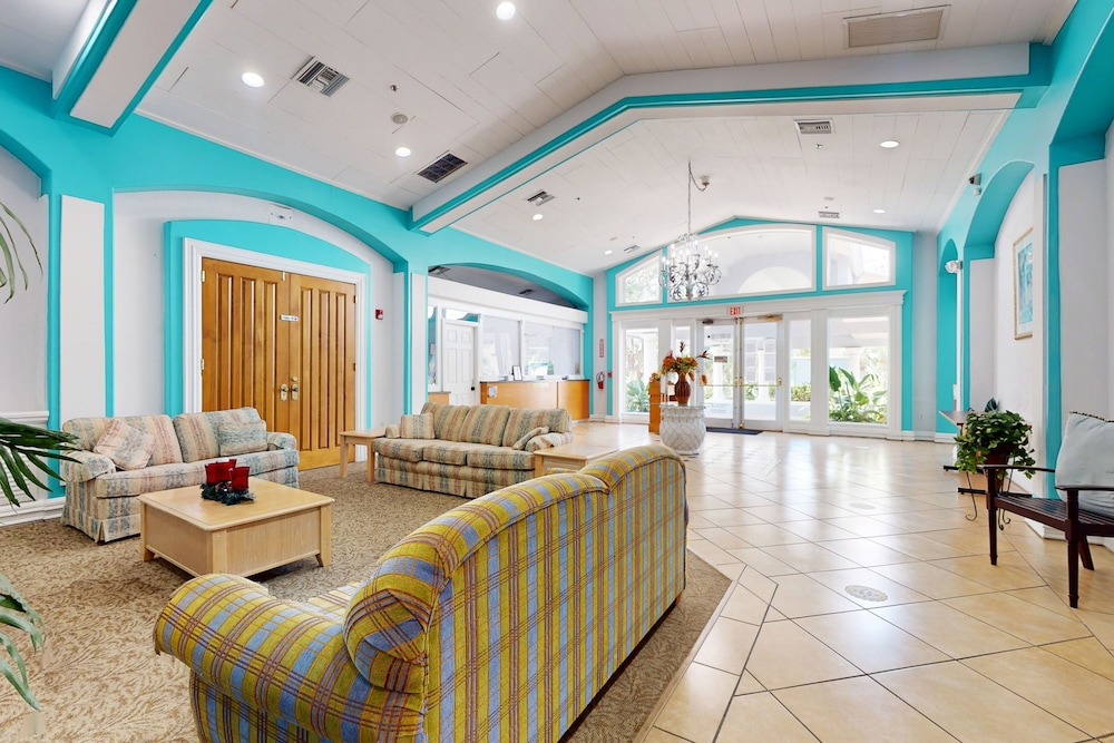 Comfortable Townhome Near Disney With Athletic Courts & Pool Access, Patio, & AC
