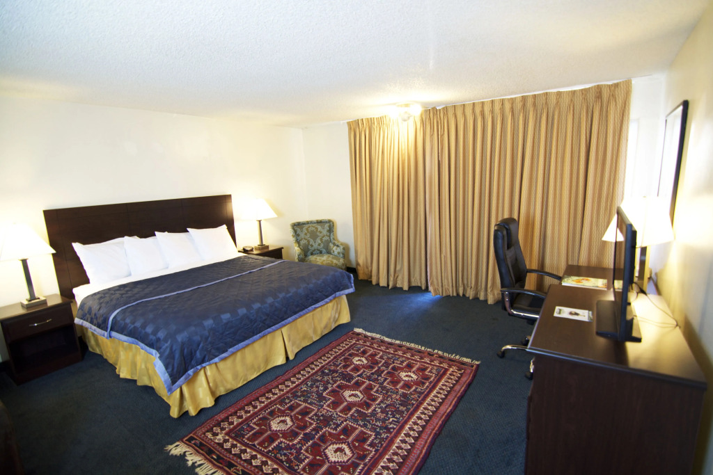Royal Plaza Inn