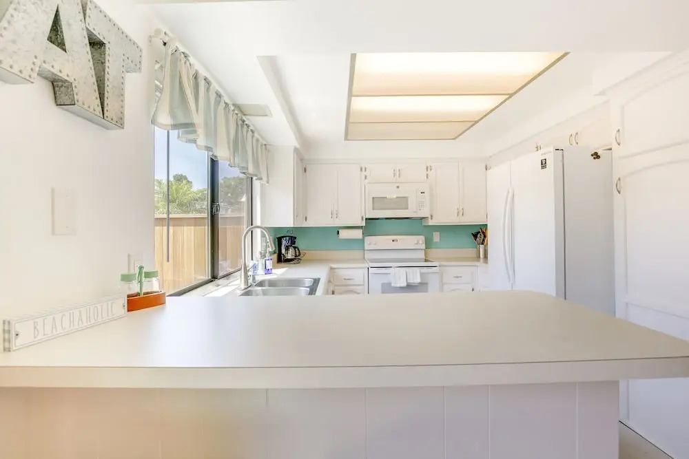 Solana Beach Condo w/ 4 Pools & Beach Access!