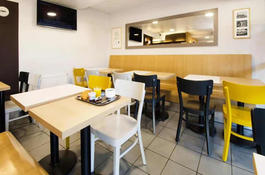 B&B HOTEL CHARTRES Le Forum