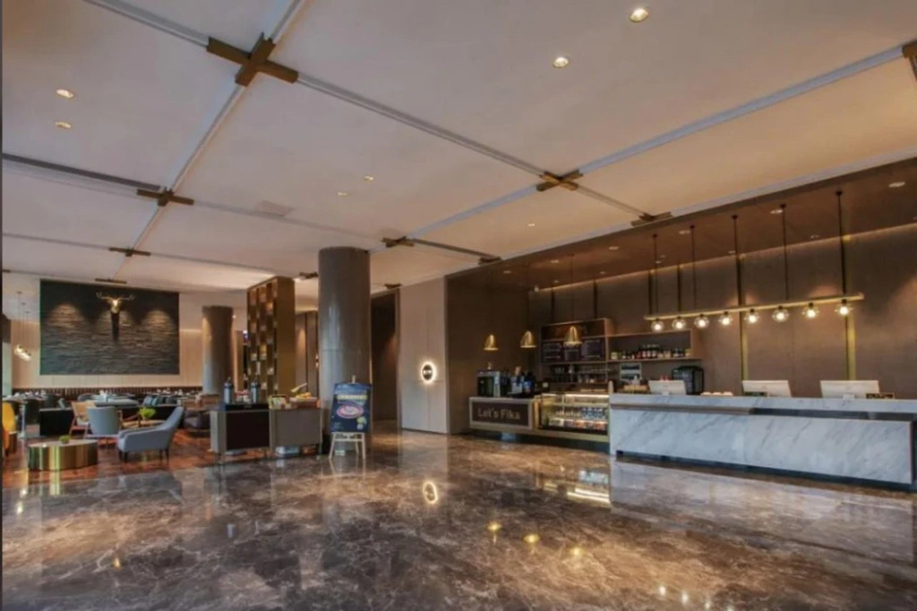 Echarm Plus Hotel (Wuhan Donghu College Dahualing Subway Station)