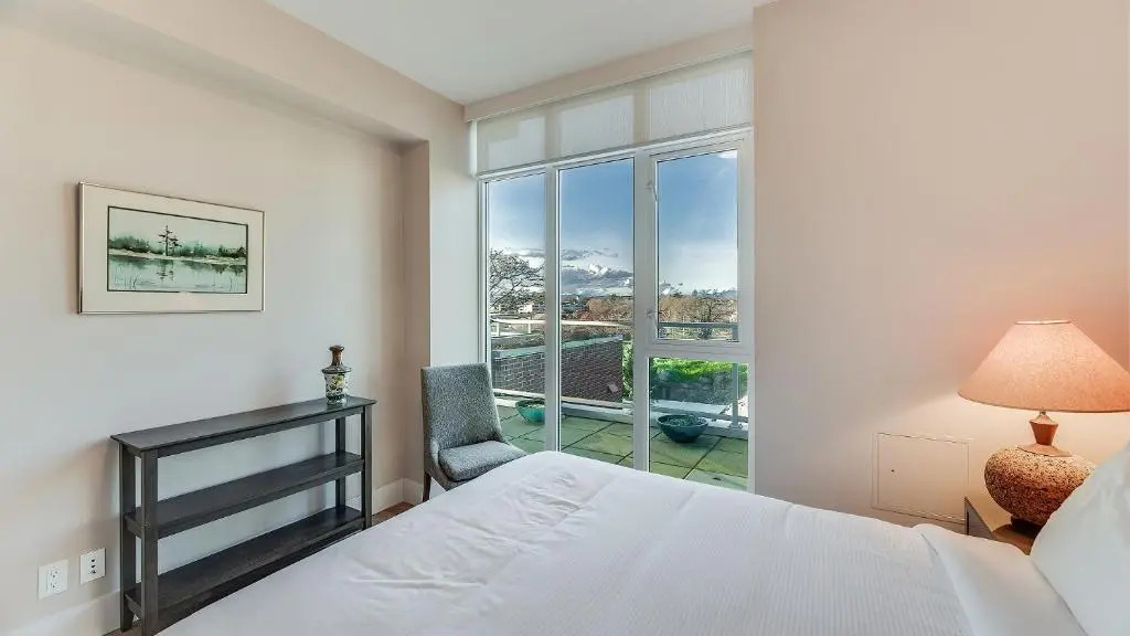 *Prestigious Promontory 2 bedroom w/Ocean Views