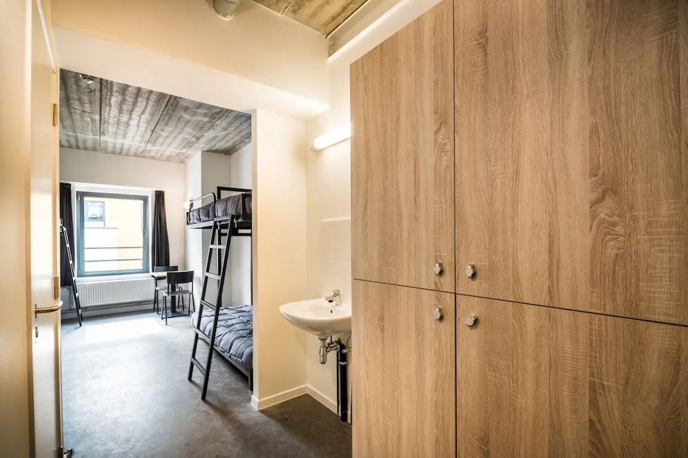 HI HOSTEL CHARLEROI Brussels South Airport