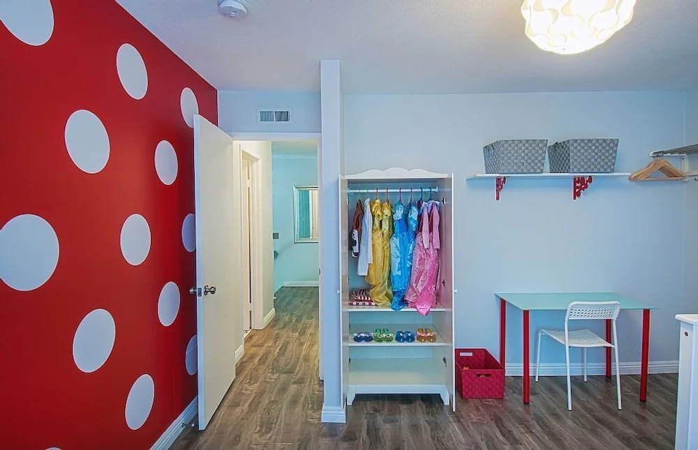 Suite Escapes 4 3 Bedrooms 2.5 Bathrooms Condo