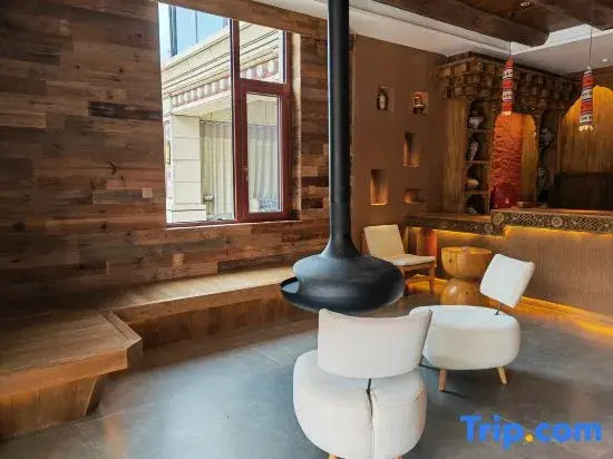 Yunshan Four Seasons Homestay (Huanglong Jiuzhai High-Speed Railway Station)