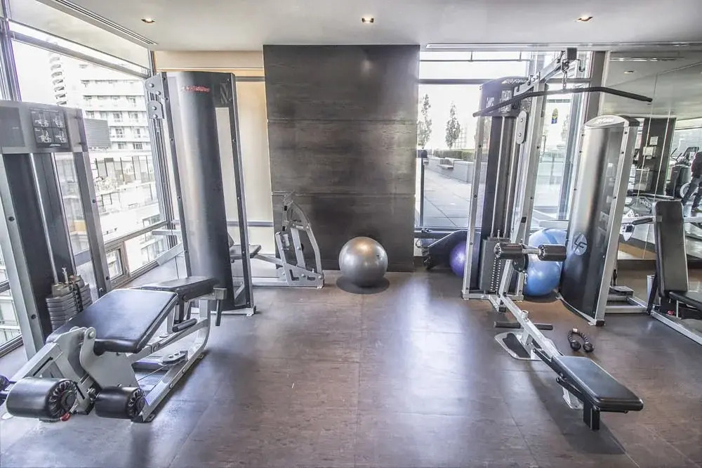 Mary-am Suites - Yorkville Furnished Apartments